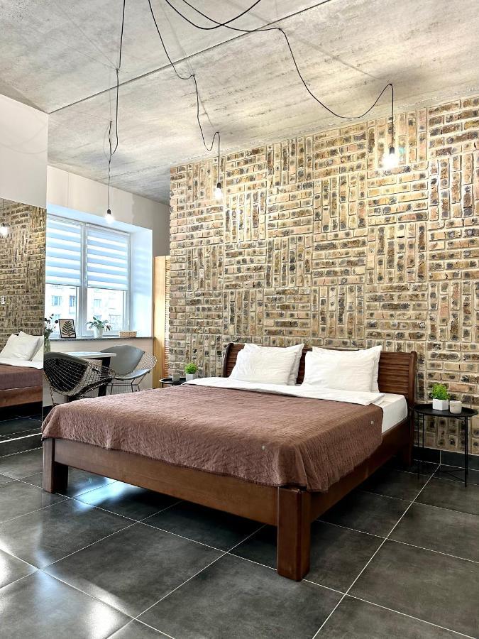 Designer Apartments In The City Center Ровно Экстерьер фото